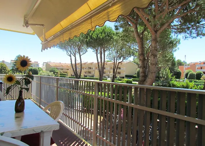 Comfy With Pool Access *